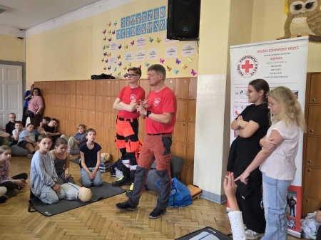 Przestań scrollować! Zacznij ratować!