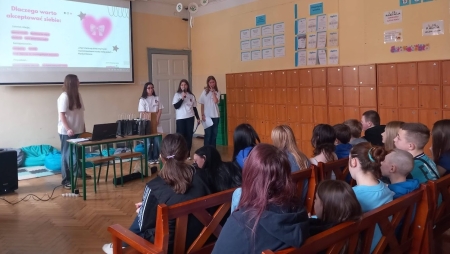 Warsztaty ''Zwolnieni z teorii''